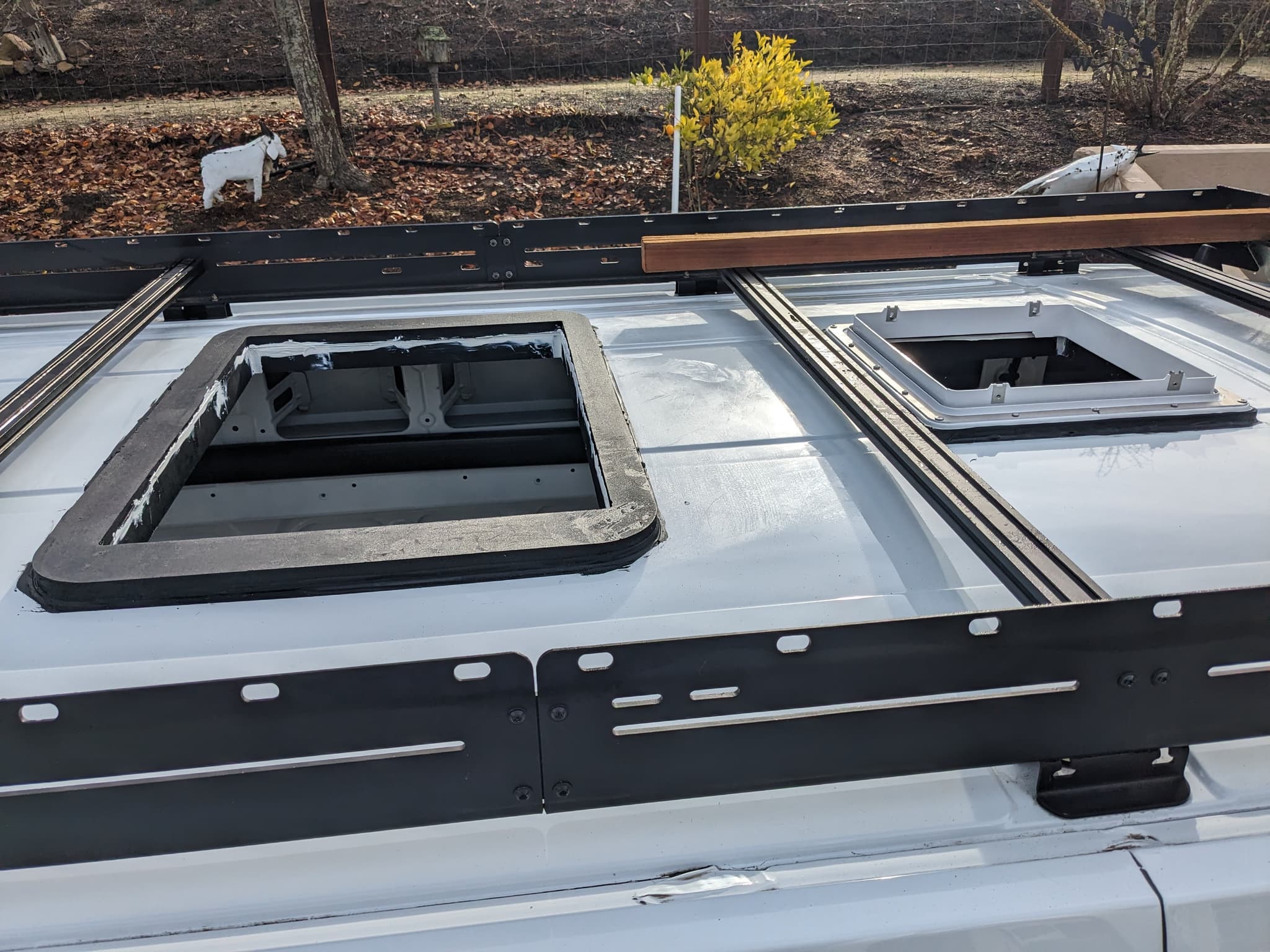van-mounting-maxxair-skylight
